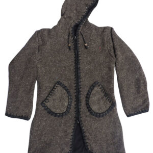 Front mini pockets added classy long woolen coat