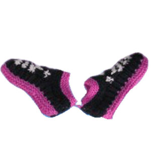 Black & pink mix awful woolen shoes